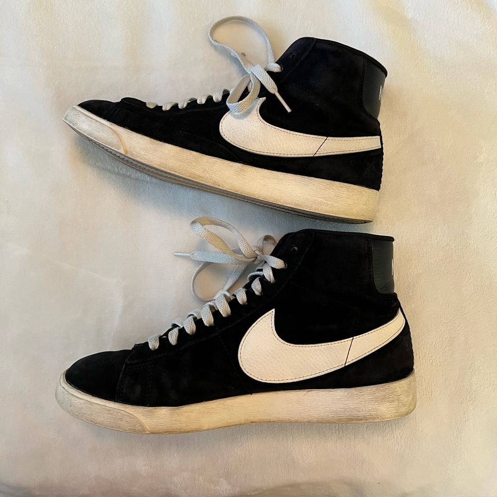 Black Nike Blazers